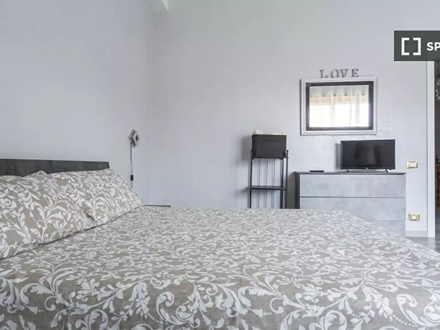 Immagine 3 di Camera condivisa in affitto  in Via Giasone a Roma