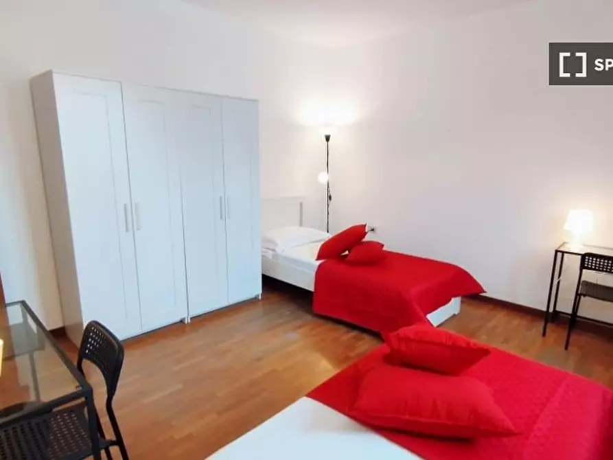Immagine 1 di Camera condivisa in affitto  in Via Francesco Calzolari a Firenze
