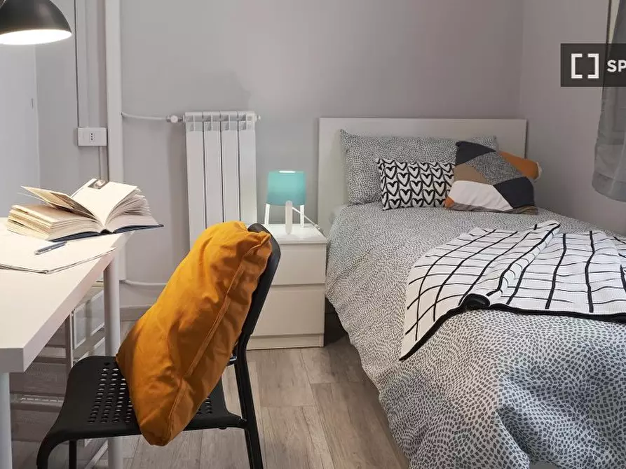 Immagine 15 di Camera condivisa in affitto  in Vico Campane a Donnalbina n. a Napoli