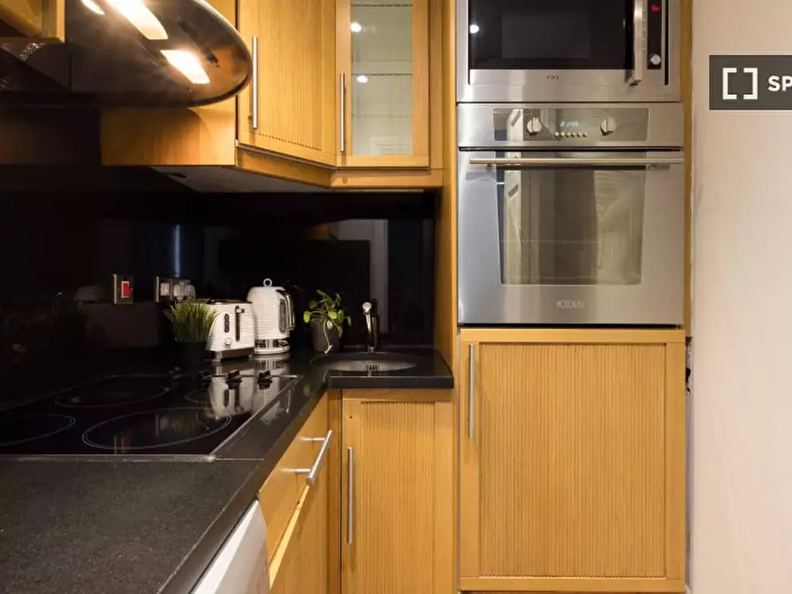 Immagine 17 di Appartamento in affitto  in flat a Kensington