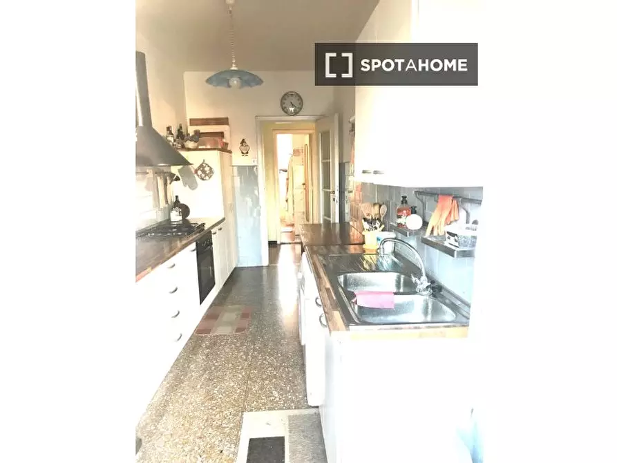 Immagine 5 di Camera condivisa in affitto  in Via Prenestina a Roma