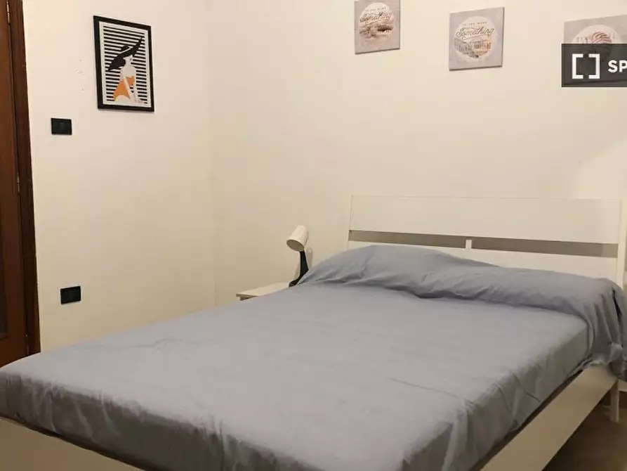 Immagine 12 di Camera condivisa in affitto  in Via Gabriele Jannelli p. T int. 3 a Napoli