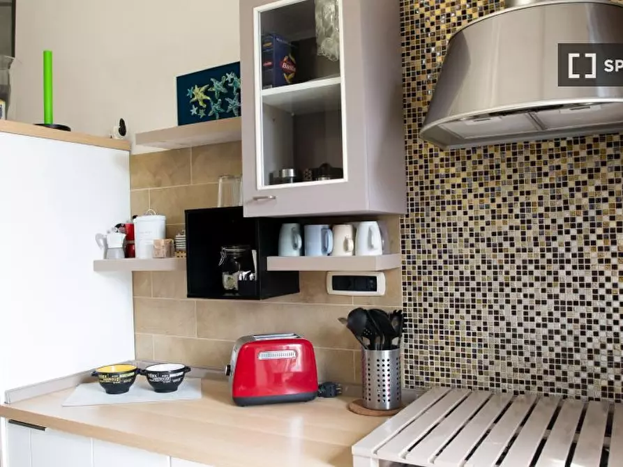 Immagine 7 di Camera condivisa in affitto  in Via Francesco Baracca a Roma