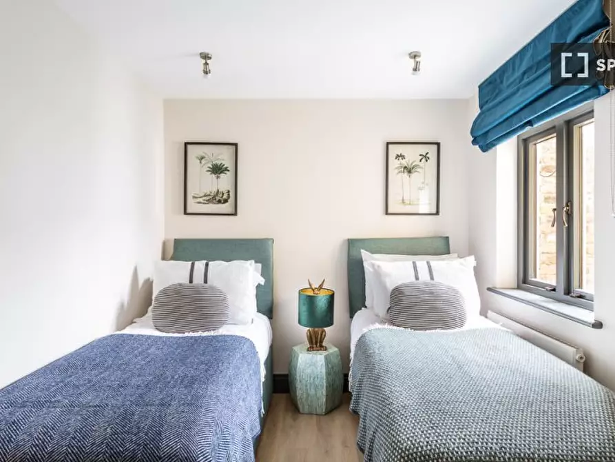 Immagine 19 di Appartamento in affitto  in Campden Street a Kensington