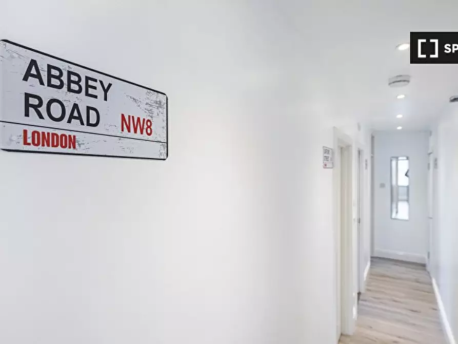 Immagine 10 di Appartamento in affitto  in Kilburn High Rd a Camden Town