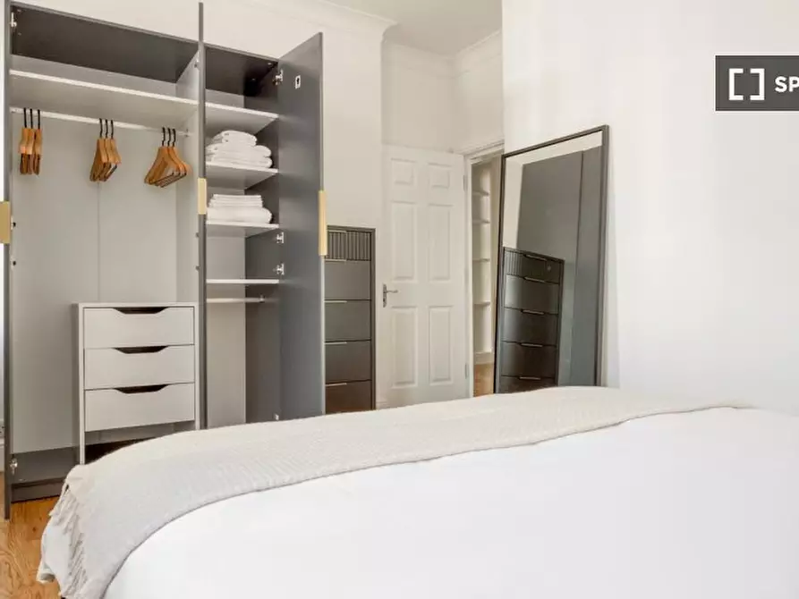 Immagine 15 di Appartamento in affitto  in Hugh St a 