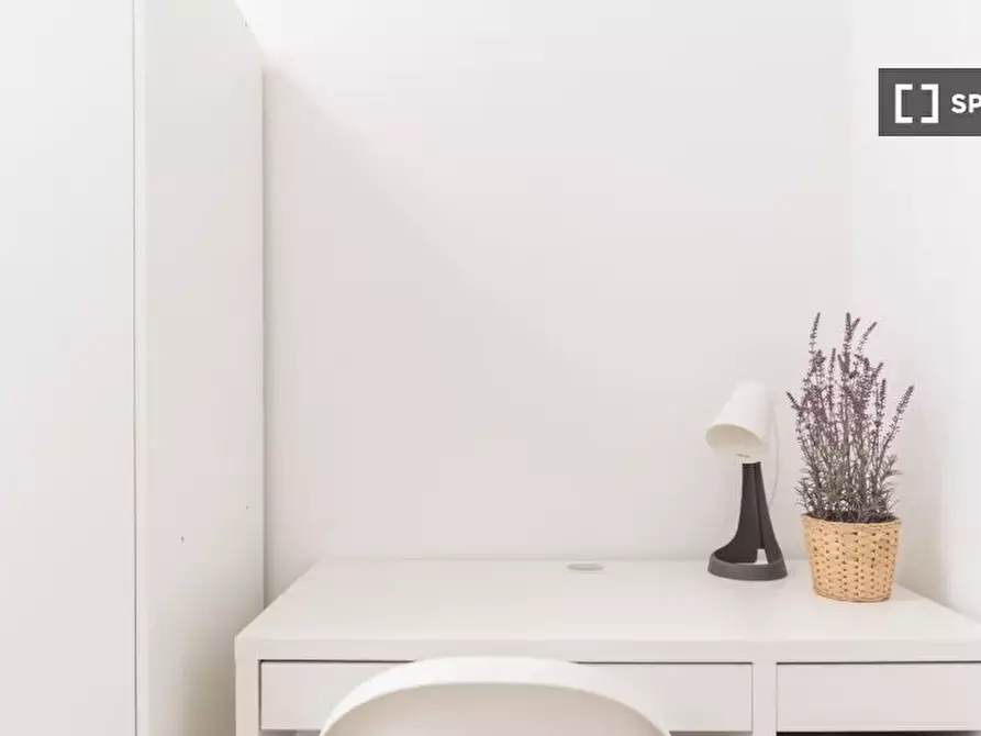 Immagine 4 di Camera condivisa in affitto  in Via Elba a Torino