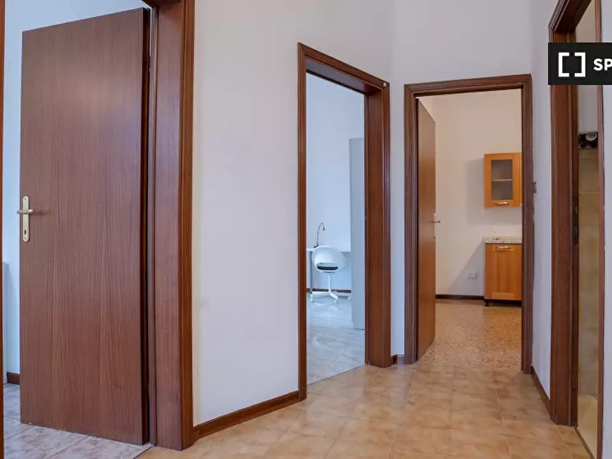 Immagine 10 di Camera condivisa in affitto  in Via Pompeo Vizzani a Bologna