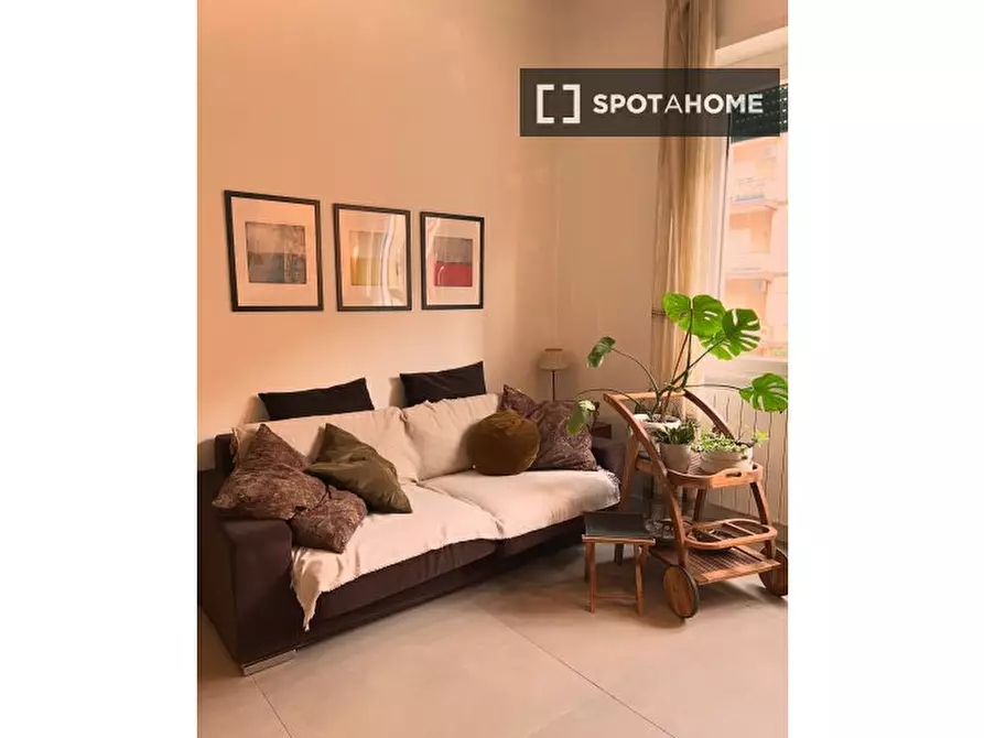 Immagine 16 di Camera condivisa in affitto  in Via Federico Ozanam a Roma