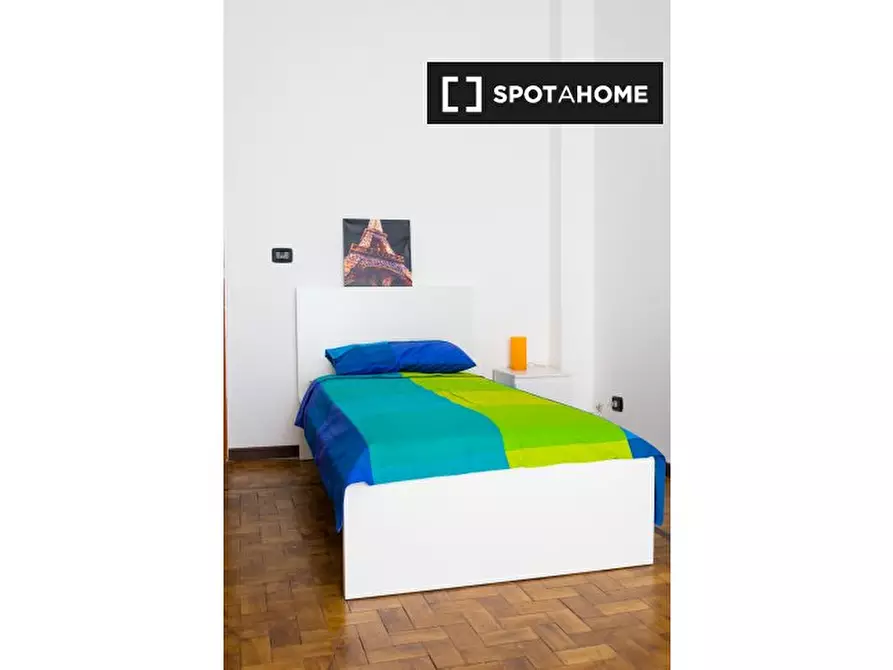 Immagine 4 di Camera condivisa in affitto  in Piazza Tancredi Galimberti a Torino