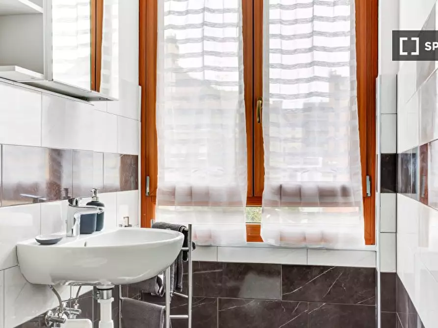 Immagine 8 di Camera condivisa in affitto  in Via Stromboli a Milano