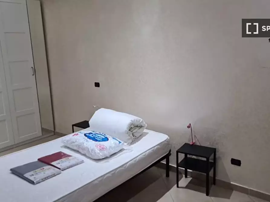Immagine 4 di Camera condivisa in affitto  in Via Luigi Settembrini a Napoli