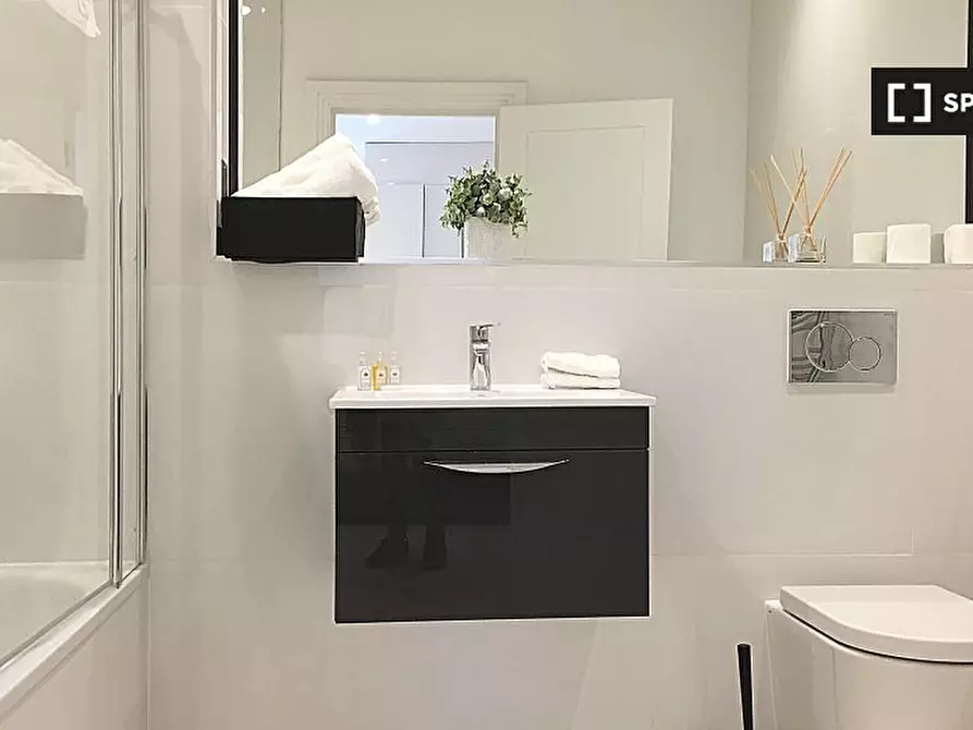 Immagine 8 di Appartamento in affitto  in Bourlet Cl a Paddington