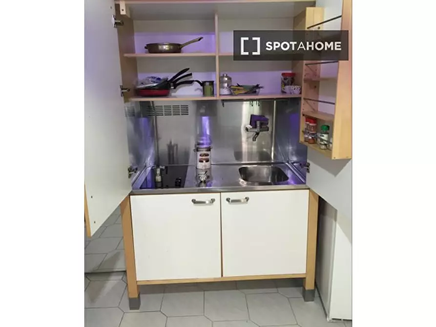 Immagine 2 di Ufficio in affitto  in Via Taurasia a Roma