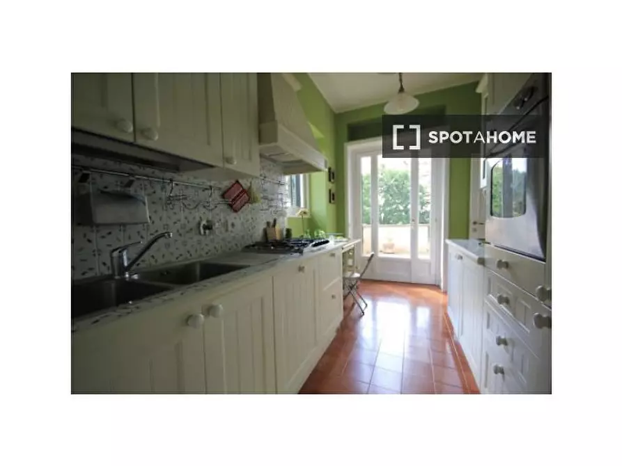 Immagine 19 di Appartamento in affitto  in Via del Fosso di Rio Petroso a Roma