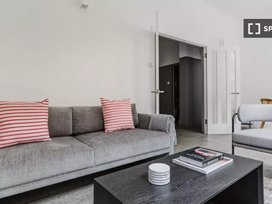 Immagine 1 di Appartamento in affitto  in -47 Great Sutton St a Islington