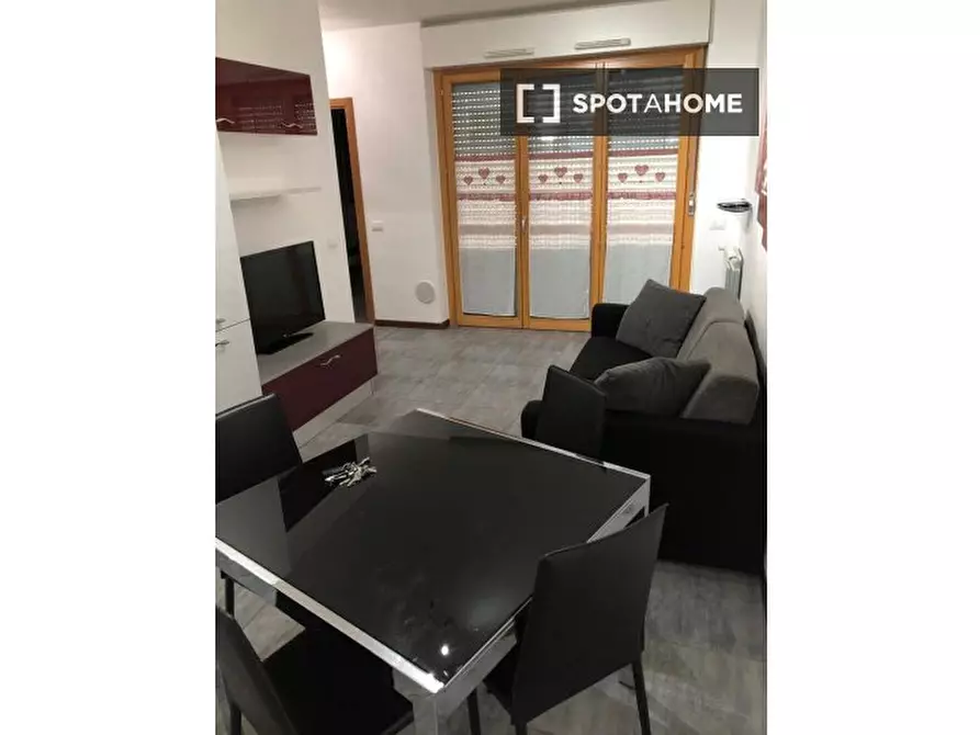 Immagine 2 di Appartamento in affitto  in Via Giuseppe Beduschi a Roma