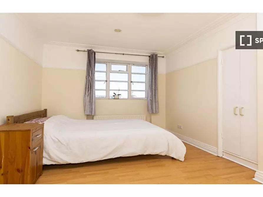 Immagine 6 di Appartamento in affitto  in Mornington Pl a Camden Town