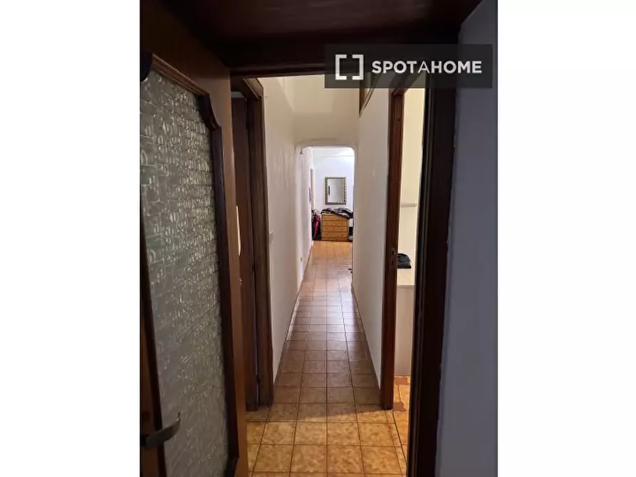 Immagine 6 di Camera condivisa in affitto  in Salita Pontecorvo a Napoli