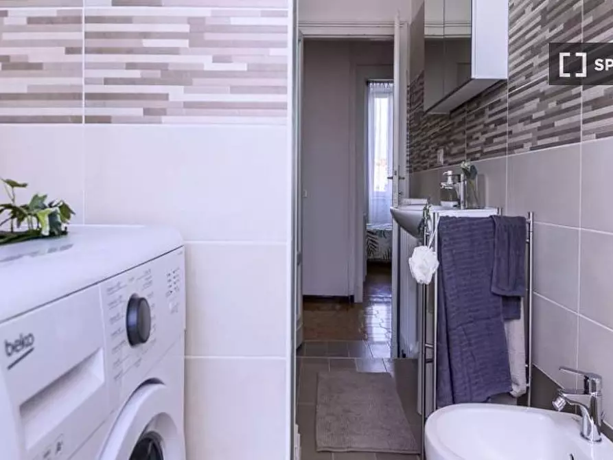 Immagine 18 di Camera condivisa in affitto  in Via Valenza a Milano