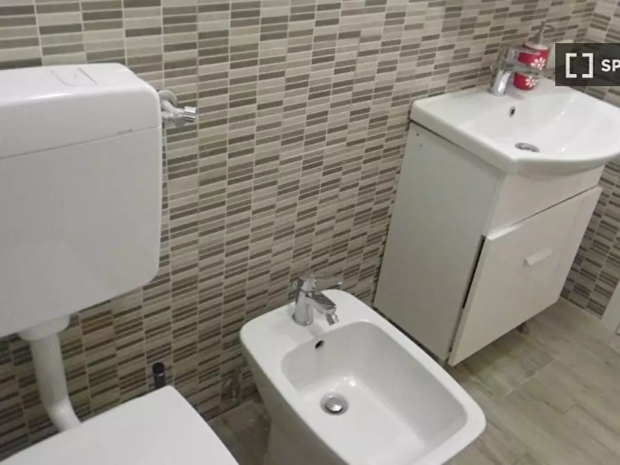 Immagine 7 di Camera condivisa in affitto  in Vico Gabella della Farina a Napoli