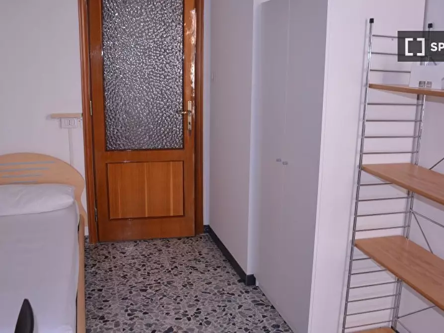 Immagine 2 di Camera condivisa in affitto  in Via Pola a Cagliari