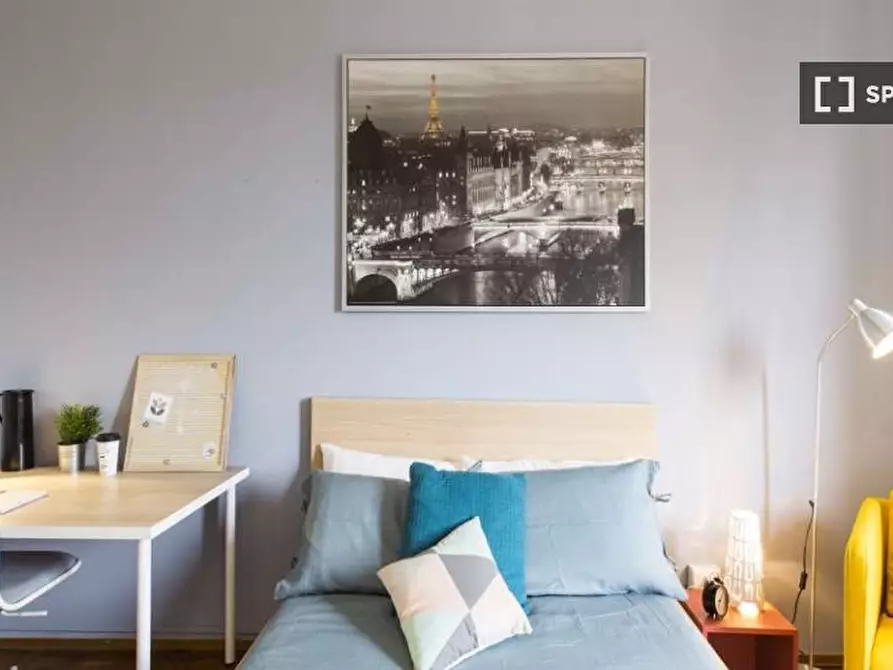 Immagine 1 di Camera condivisa in affitto  in Via dei Mandorli Milan a Monza