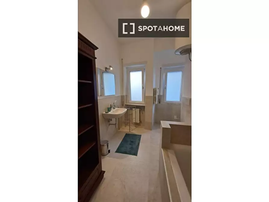 Immagine 9 di Camera condivisa in affitto  in Via Eleonora Duse a Roma