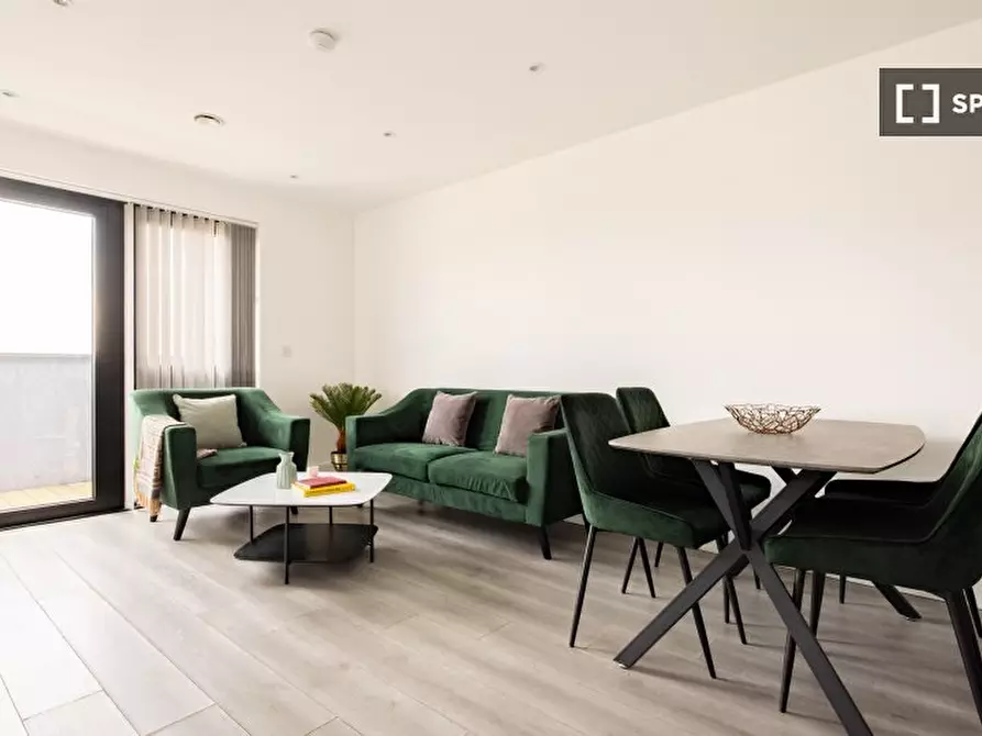 Immagine 2 di Appartamento in affitto  in Harlequin Ave a Hounslow