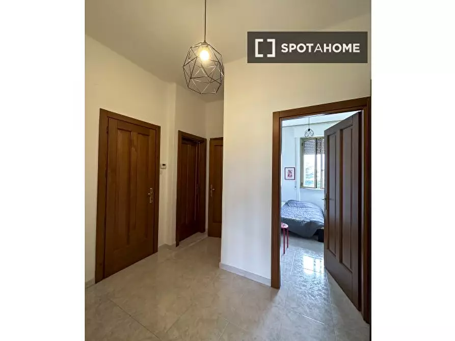 Immagine 9 di Camera condivisa in affitto  in Via dei Salentini a Roma