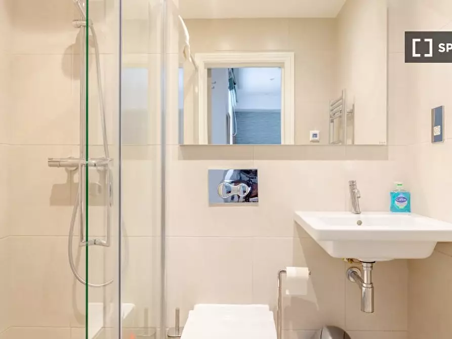 Immagine 15 di Appartamento in affitto  in Sutherland Ave a Paddington