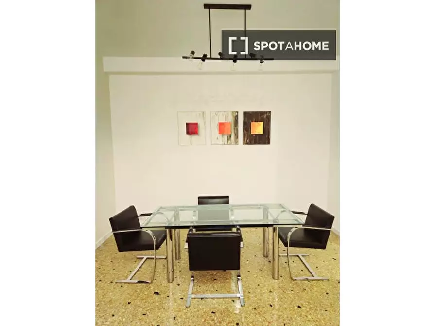 Immagine 9 di Appartamento in affitto  in Via Gian Luca Squarcialupo a Roma