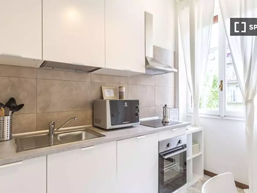 Immagine 14 di Camera condivisa in affitto  in Via Lorenteggio a Milano