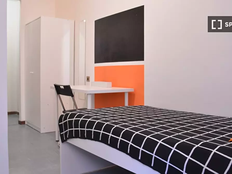 Immagine 2 di Camera condivisa in affitto  in Via Tigelliob a Cagliari