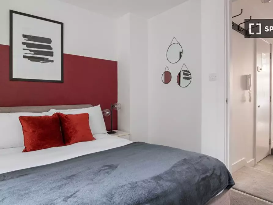 Immagine 10 di Appartamento in affitto  in Aldersgate St a Islington