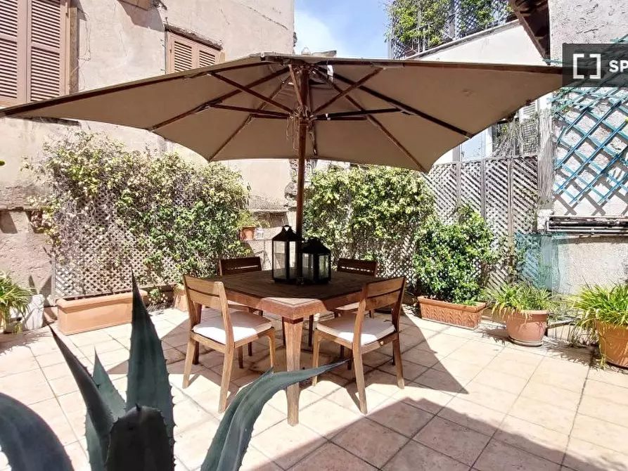 Immagine 18 di Appartamento in affitto  in Via del Portico d'Ottavia a Roma