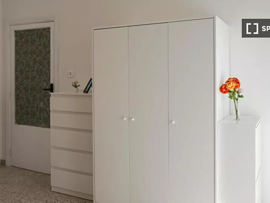 Immagine 5 di Camera condivisa in affitto  in Via Colli Aminei a Napoli