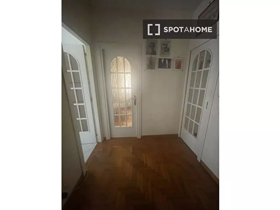 Immagine 17 di Camera condivisa in affitto  in Via Vacuna a Roma