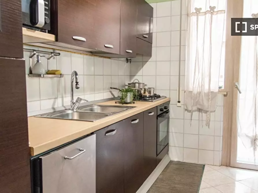 Immagine 16 di Camera condivisa in affitto  in Via Tuscolana a Roma