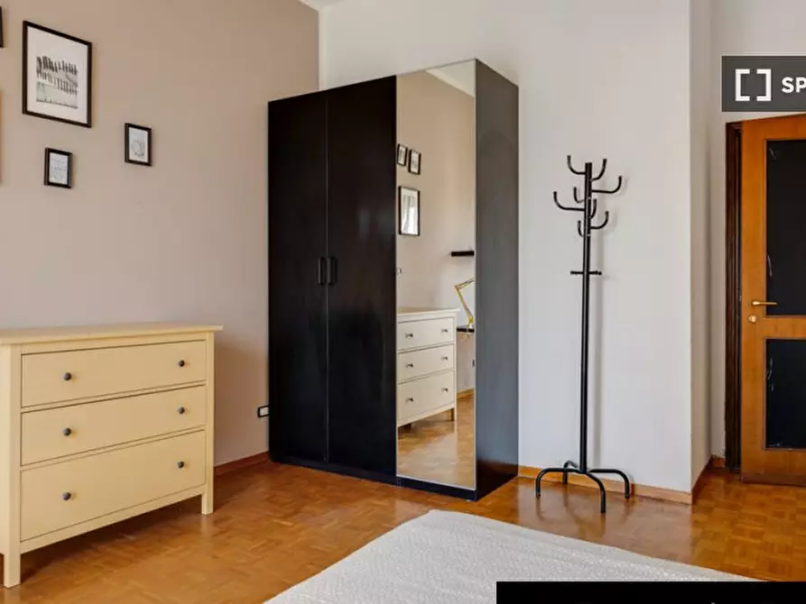 Immagine 5 di Camera condivisa in affitto  in Via Curtatone a Milano