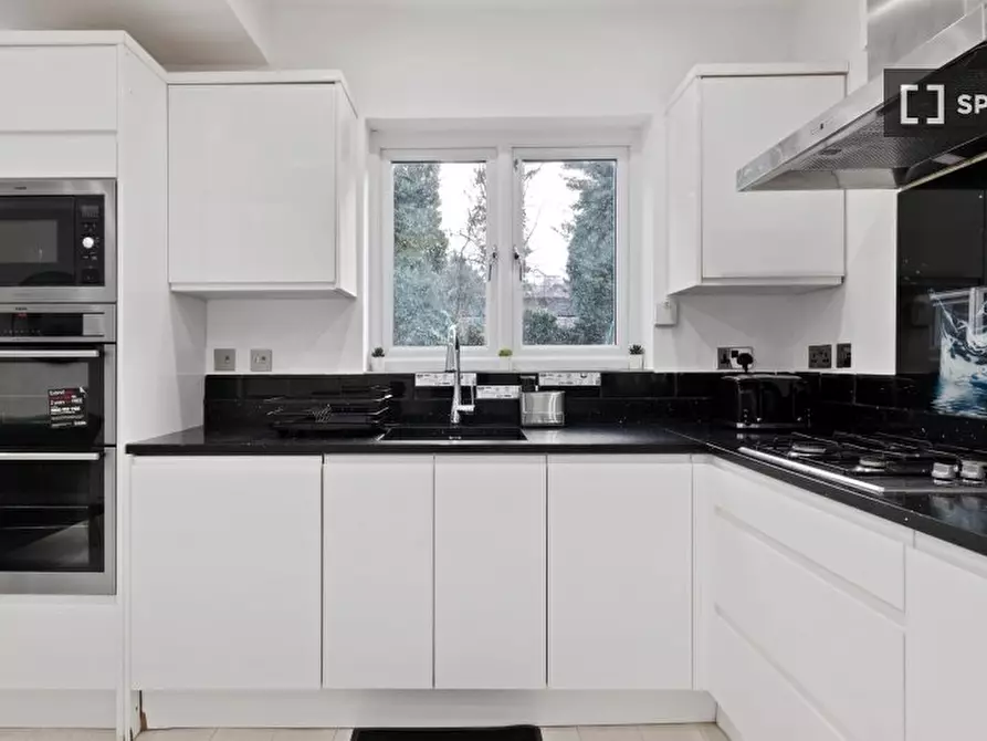 Immagine 5 di Appartamento in affitto  in Windermere Rd a Croydon