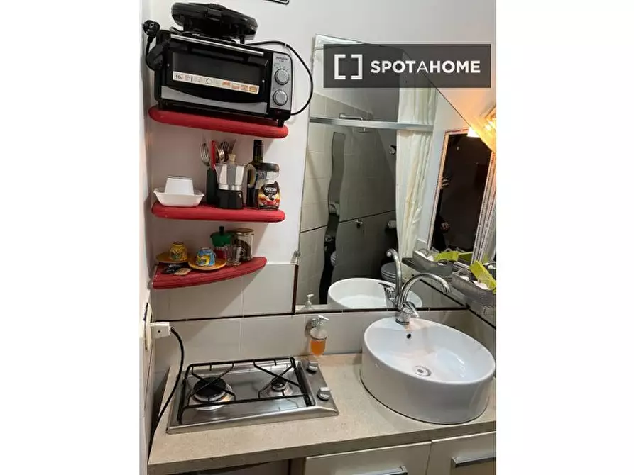 Immagine 6 di Appartamento in affitto  in Via Pellegrini a Napoli