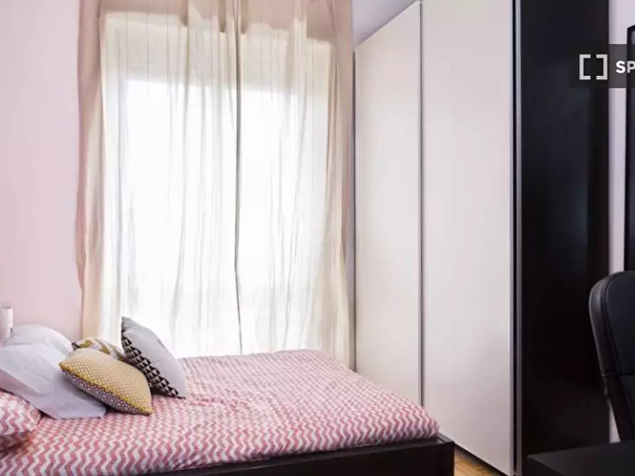 Immagine 1 di Camera condivisa in affitto  in Via Monte San Genesio a Milano