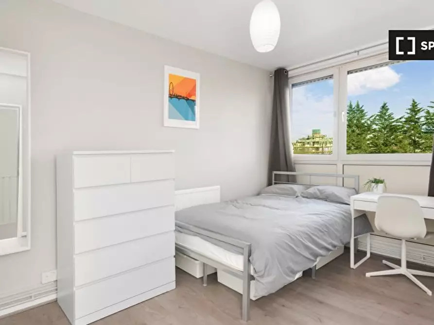 Immagine 1 di Camera condivisa in affitto  in Candy St a Poplar