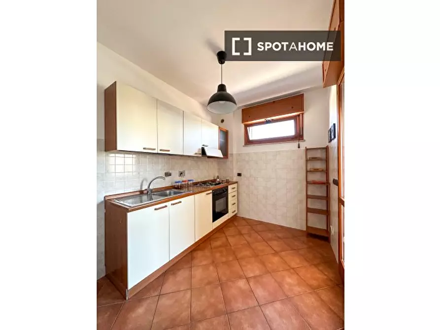 Immagine 11 di Camera condivisa in affitto  in Via Alberto Lupo a Roma