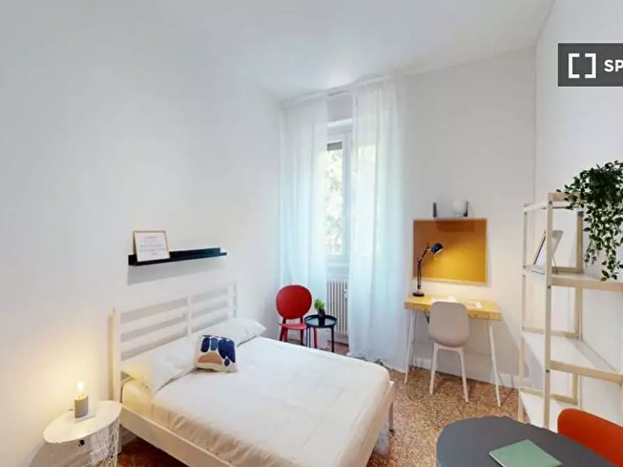 Immagine 2 di Camera condivisa in affitto  in VialeCertosa a Milano