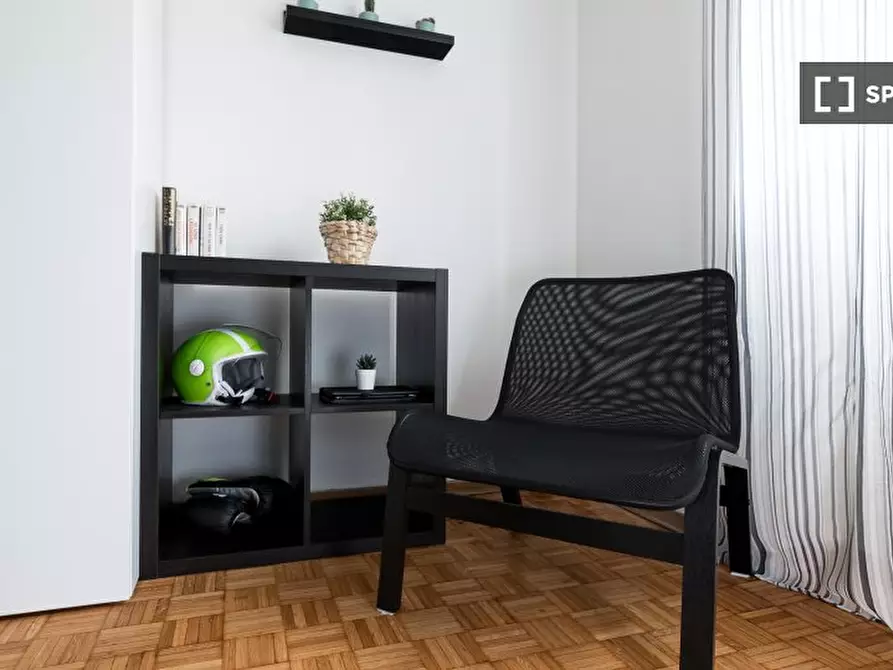 Immagine 4 di Camera condivisa in affitto  in Via Carlo Valvassori Peroni a Milano