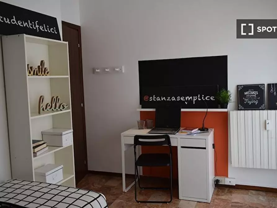 Immagine 16 di Camera condivisa in affitto  in Zadei a Brescia