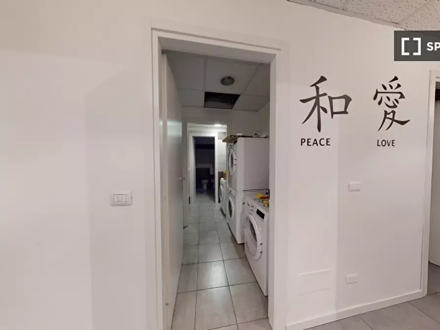 Immagine 2 di Camera condivisa in affitto  in Via Felice Casati a Milano