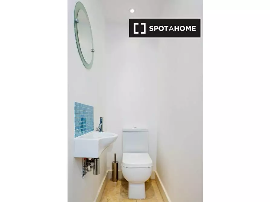 Immagine 10 di Appartamento in affitto  in Broomwood Road a Wandsworth